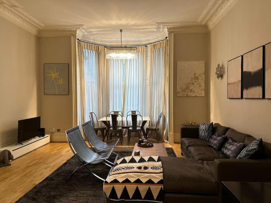 Stunning 2 Bed/2Bath Flat In Heart Of Kensington Apartment Londra Exterior foto