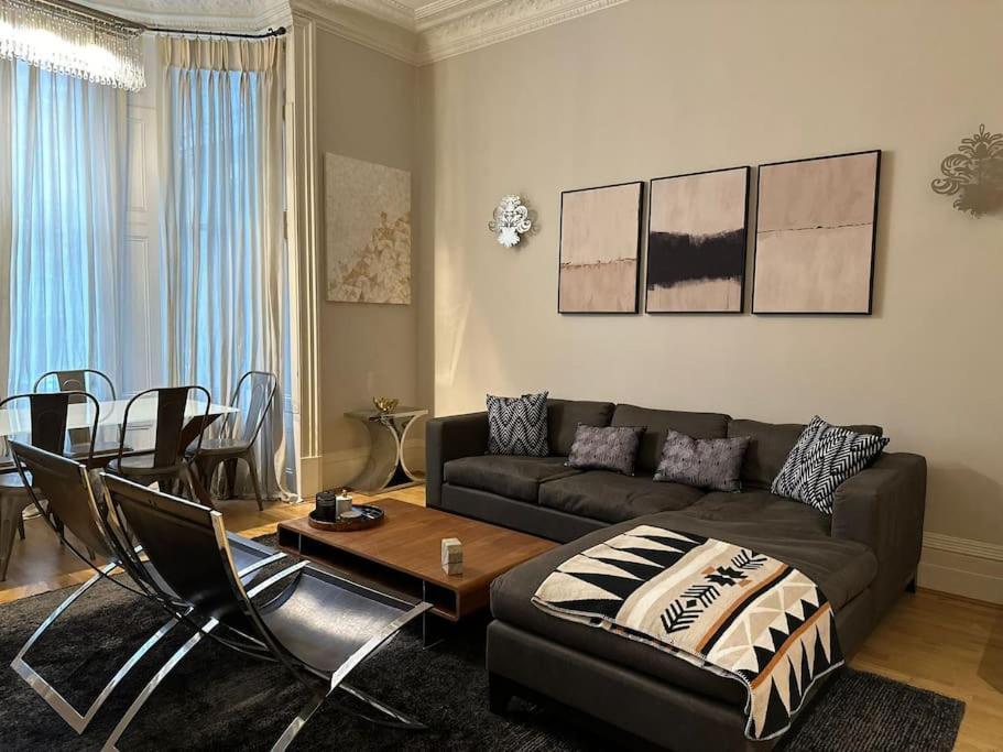 Stunning 2 Bed/2Bath Flat In Heart Of Kensington Apartment Londra Exterior foto