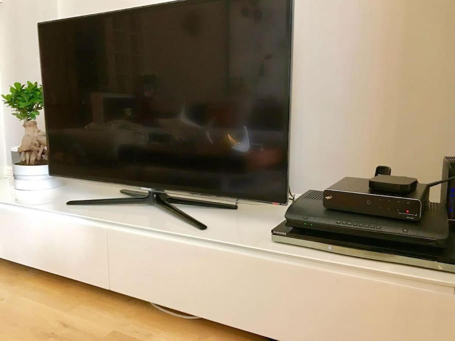 Stunning 2 Bed/2Bath Flat In Heart Of Kensington Apartment Londra Exterior foto