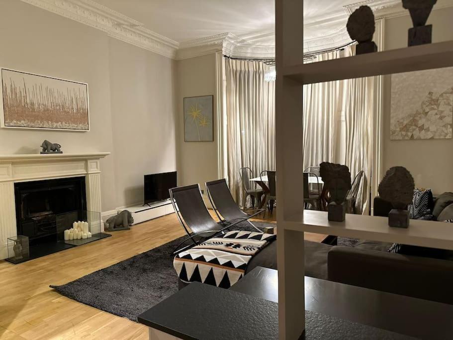 Stunning 2 Bed/2Bath Flat In Heart Of Kensington Apartment Londra Exterior foto
